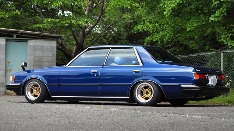 Toyota Cresta GX51 Super Lucent Blue Metallic