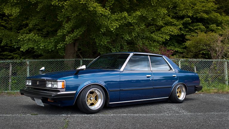 Toyota Cresta GX51 Super Lucent Blue Metallic