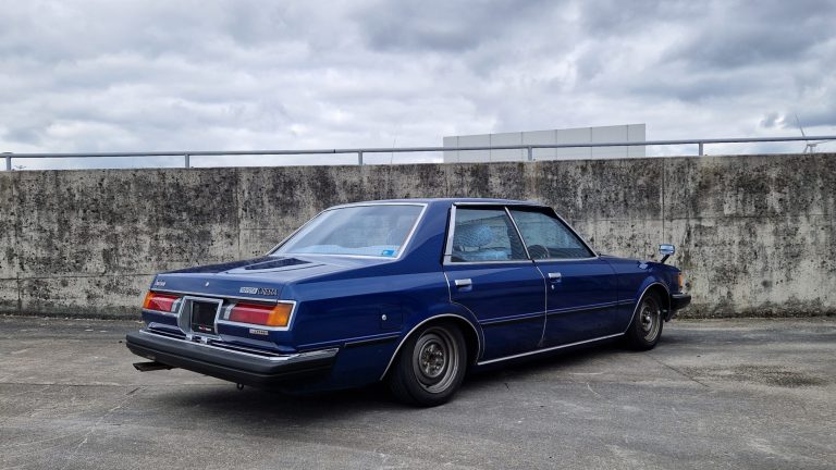 Toyota Cresta GX51 Super Lucent Blue Metallic