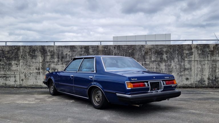 Toyota Cresta GX51 Super Lucent Blue Metallic