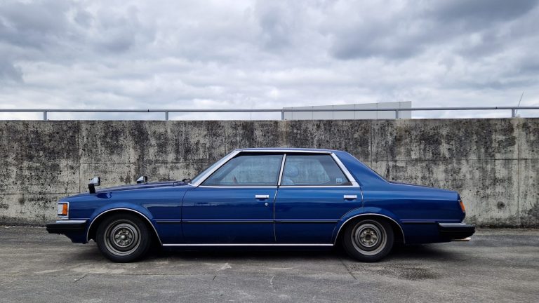 Toyota Cresta GX51 Super Lucent Blue Metallic