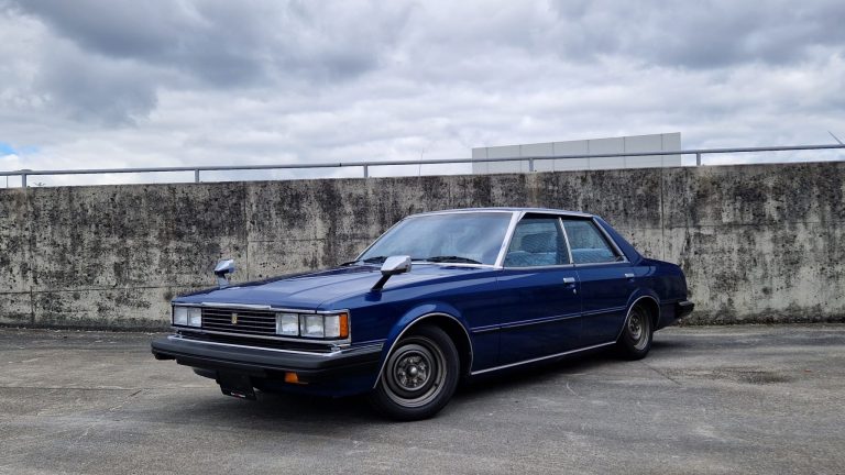 Toyota Cresta GX51 Super Lucent Blue Metallic