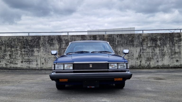 Toyota Cresta GX51 Super Lucent Blue Metallic