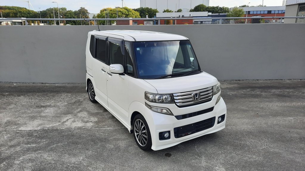 Honda N-Box JF1 Custom Turbo SS