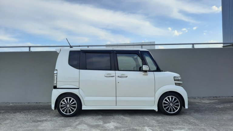 Honda N-Box JF1 Custom Turbo SS