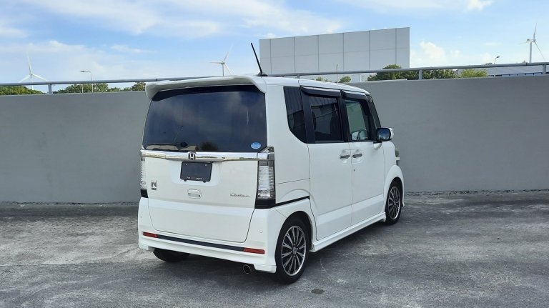 Honda N-Box JF1 Custom Turbo SS