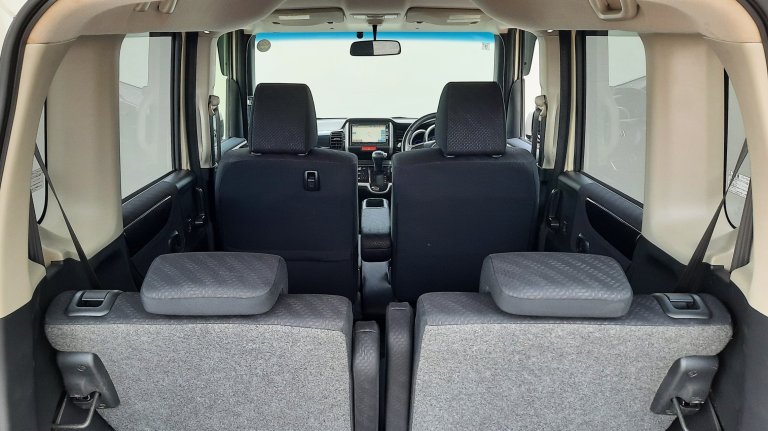 Honda N-Box JF1 Custom Turbo SS