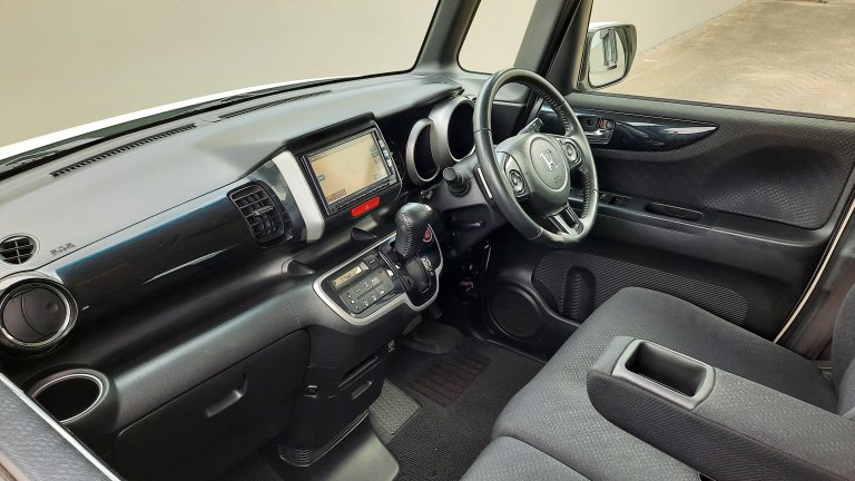 Honda N-Box JF1 Custom Turbo SS