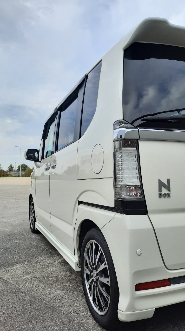Honda N-Box JF1 Custom Turbo SS