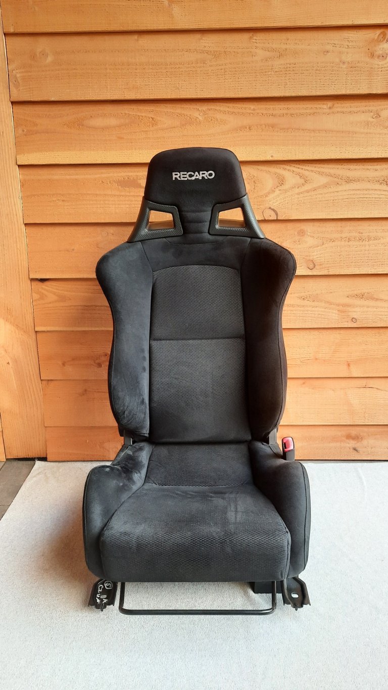 Recaro Mitsubishi EVO-X CZ4A (RH)