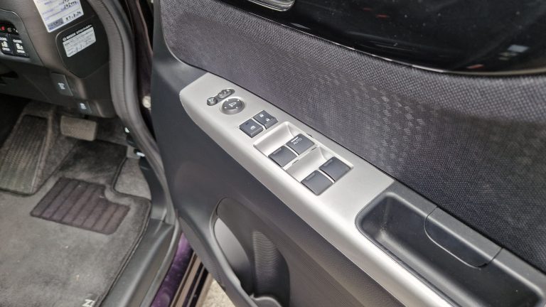 Honda N-Box Custom G Turbo