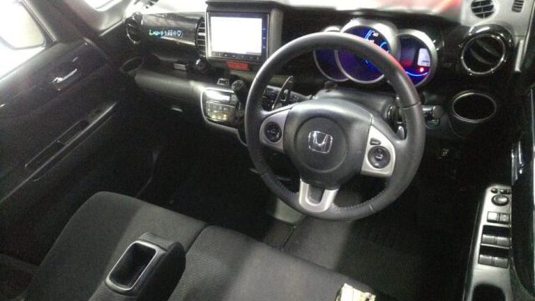 Honda N-Box JF1 Custom Turbo SS